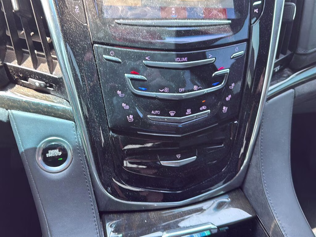 2018 Crystal White Tricoat Cadillac Escalade Platinum 4X4 SUV