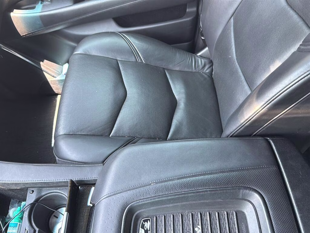 2018 Crystal White Tricoat Cadillac Escalade Platinum 4X4 SUV