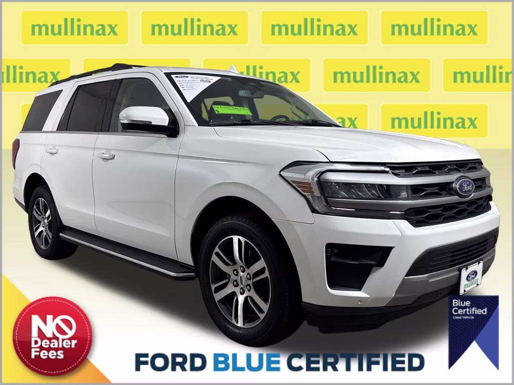 2023 Star White Metallic Tri-Coat Ford Expedition XLT RWD SUV