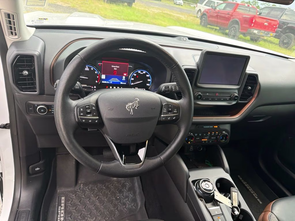 2023 Oxford White Ford Bronco Sport Outer Banks 4X4 SUV