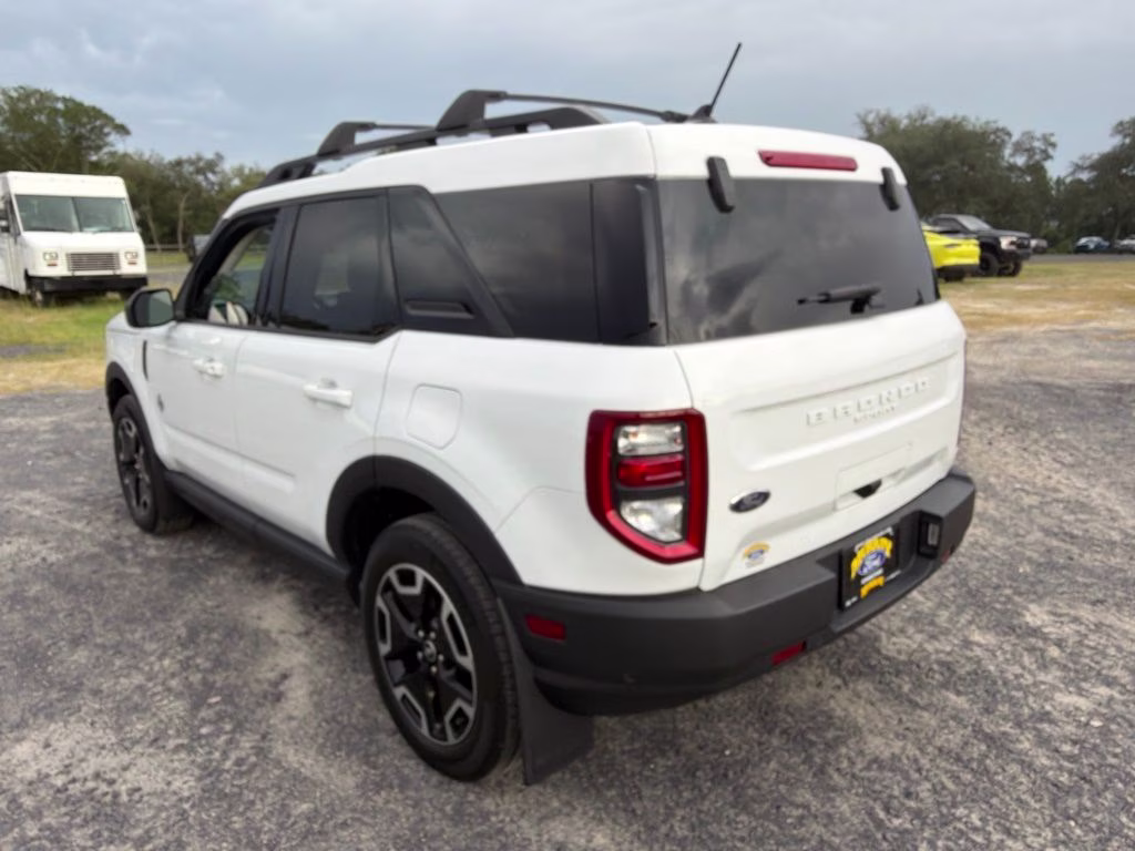 2023 Oxford White Ford Bronco Sport Outer Banks 4X4 SUV