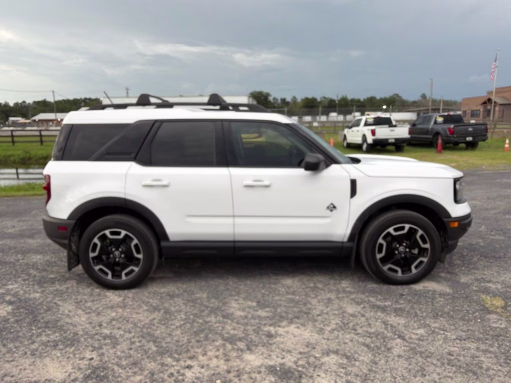 2023 Oxford White Ford Bronco Sport Outer Banks 4X4 SUV