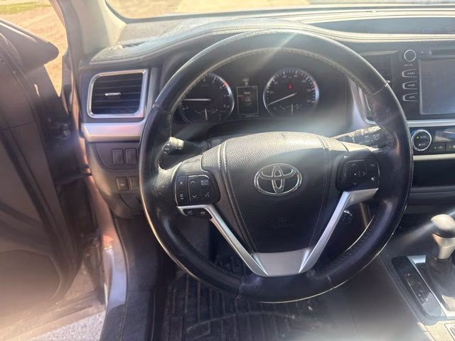 2014 Gray Toyota Highlander Limited AWD SUV