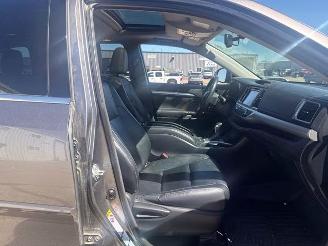 2014 Gray Toyota Highlander Limited AWD SUV