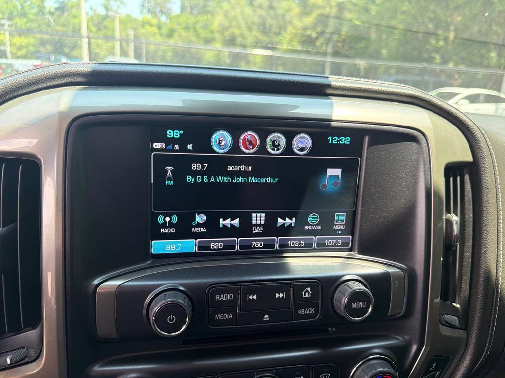 2018 Graphite Metallic Chevrolet Silverado 1500 High Country 4X4 Truck