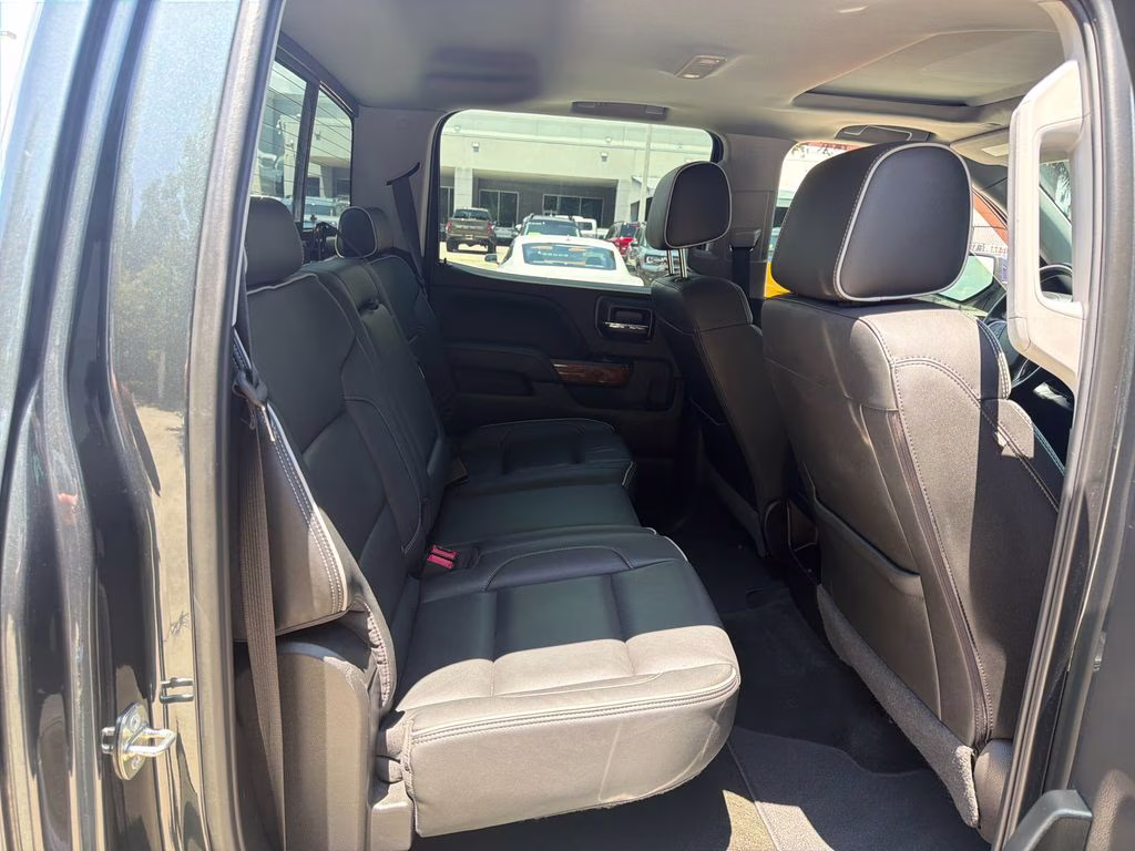 2018 Graphite Metallic Chevrolet Silverado 1500 High Country 4X4 Truck