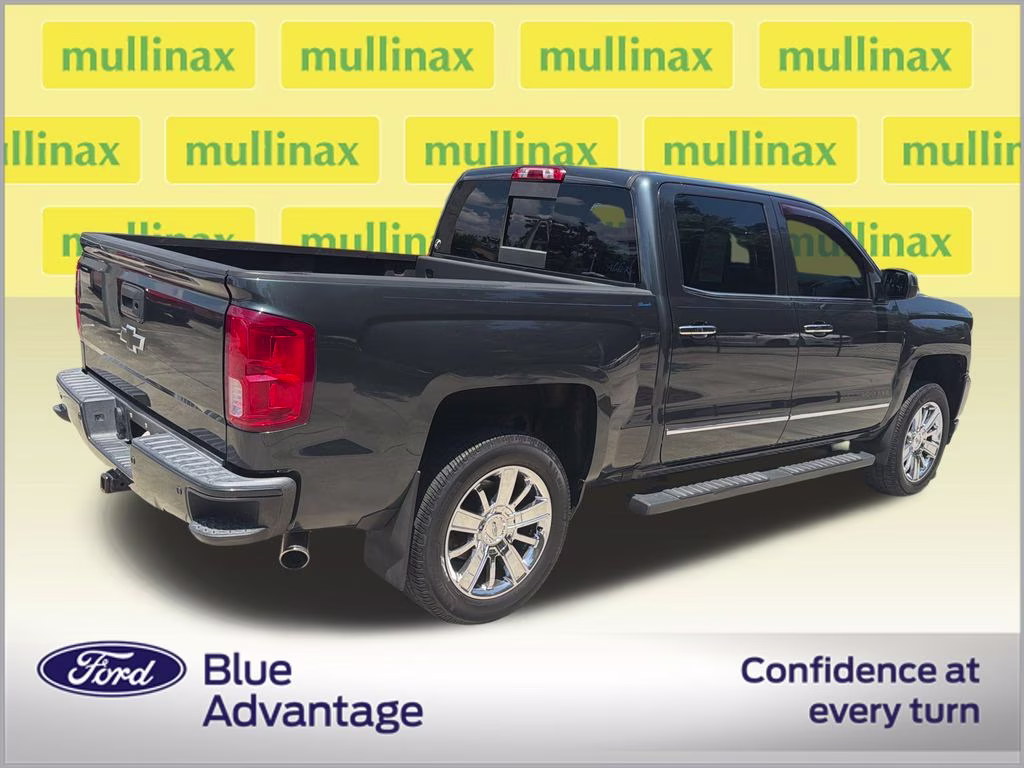 2018 Graphite Metallic Chevrolet Silverado 1500 High Country 4X4 Truck