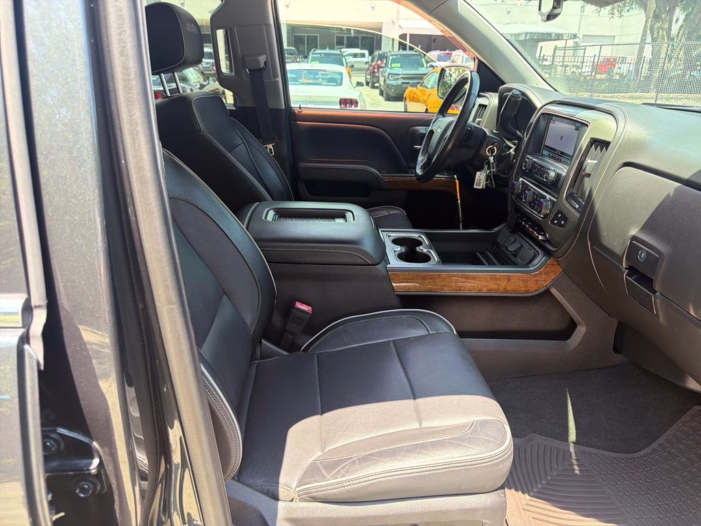 2018 Graphite Metallic Chevrolet Silverado 1500 High Country 4X4 Truck
