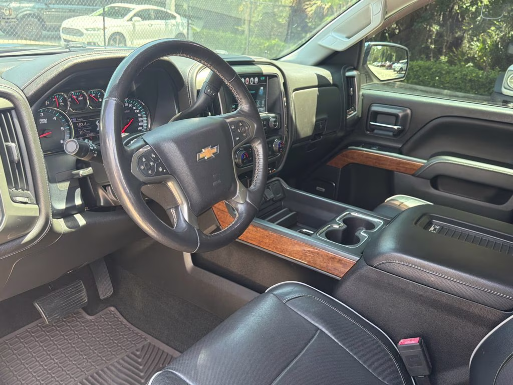 2018 Graphite Metallic Chevrolet Silverado 1500 High Country 4X4 Truck