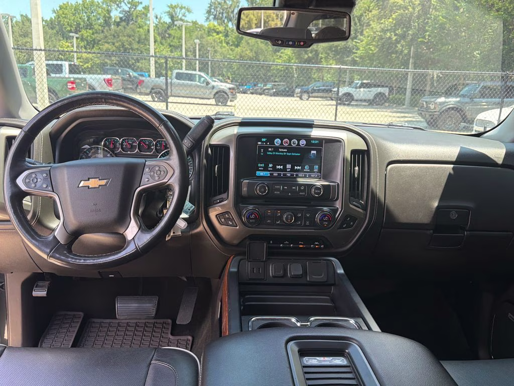 2018 Graphite Metallic Chevrolet Silverado 1500 High Country 4X4 Truck