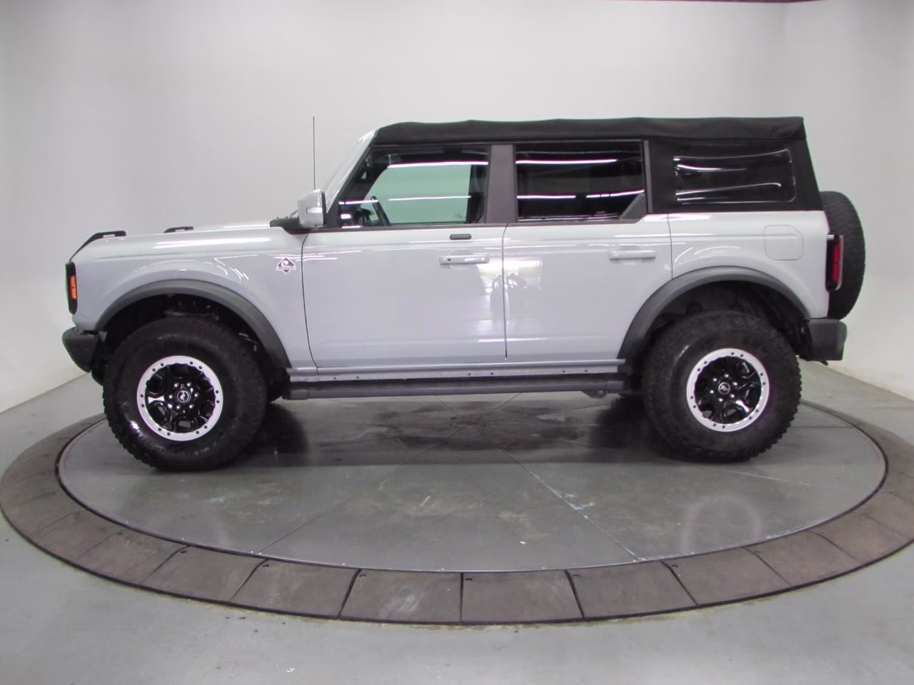 2021 Cactus Gray Ford Bronco Outer Banks 4X4 SUV