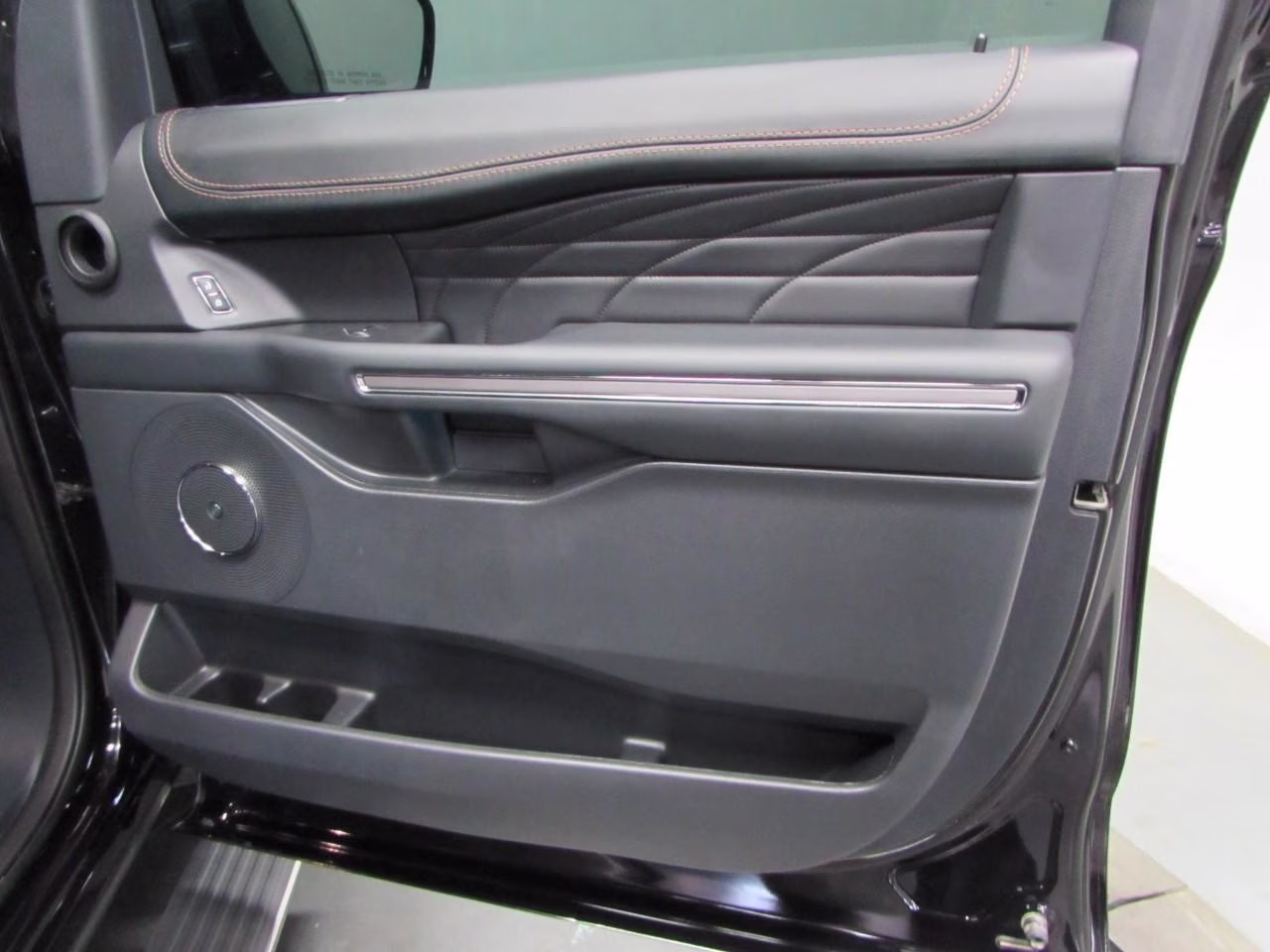 2024 Agate Black Metallic Ford Expedition Platinum 4X4 SUV