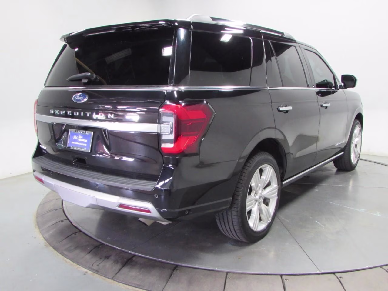 2024 Agate Black Metallic Ford Expedition Platinum 4X4 SUV