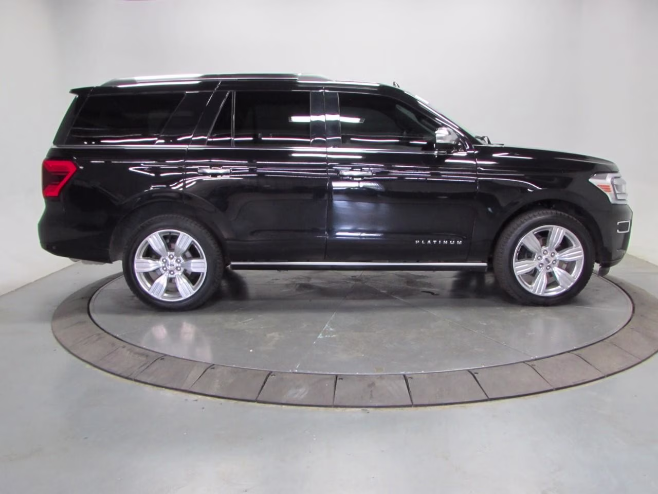 2024 Agate Black Metallic Ford Expedition Platinum 4X4 SUV