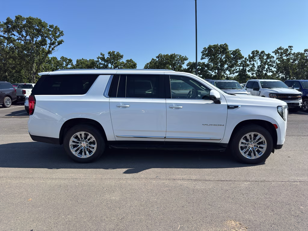 2022 Summit White GMC Yukon XL SLT 4X4 SUV