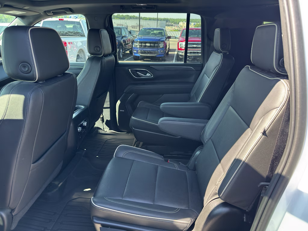 2022 Summit White GMC Yukon XL SLT 4X4 SUV