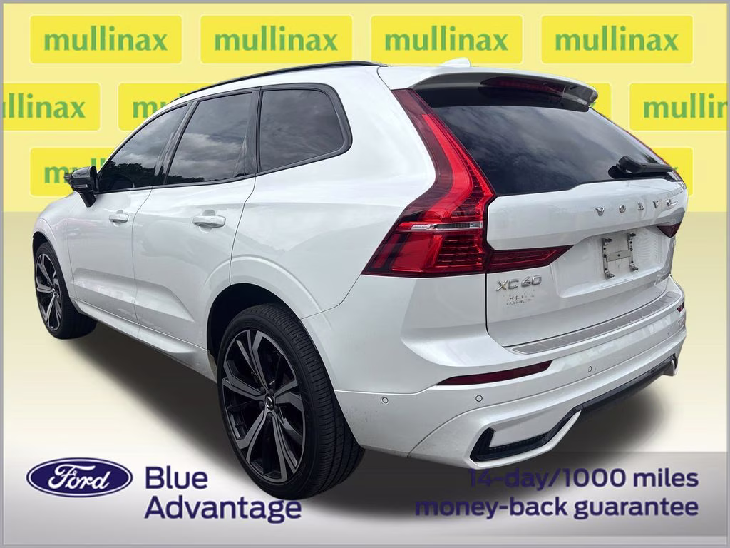 2023 Crystal White Volvo XC60 B6 Ultimate Dark Theme AWD SUV