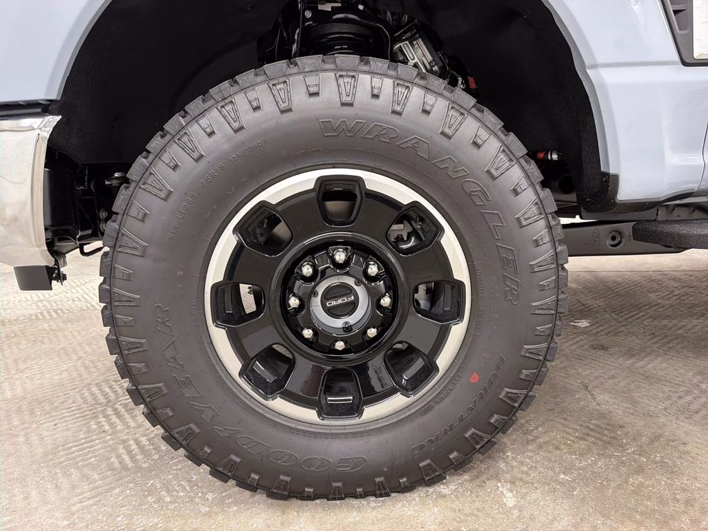 2026 GLACIER GRAY Ford Super Duty F-250 SRW Lariat Tremor 4X4 Truck