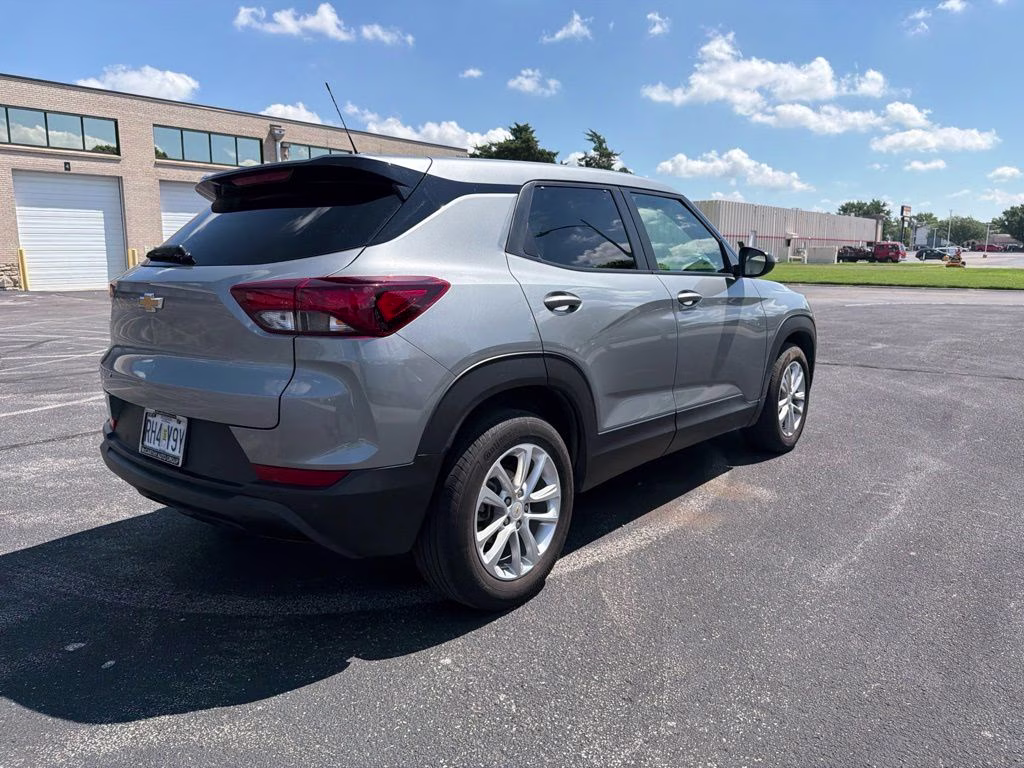 2024 Sterling Gray Metallic Chevrolet Trailblazer LS FWD SUV