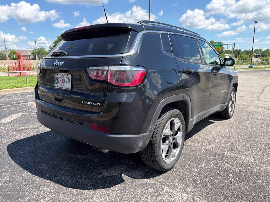 2019 Diamond Black Crystal Pearlcoat Jeep Compass Limited 4X4 SUV