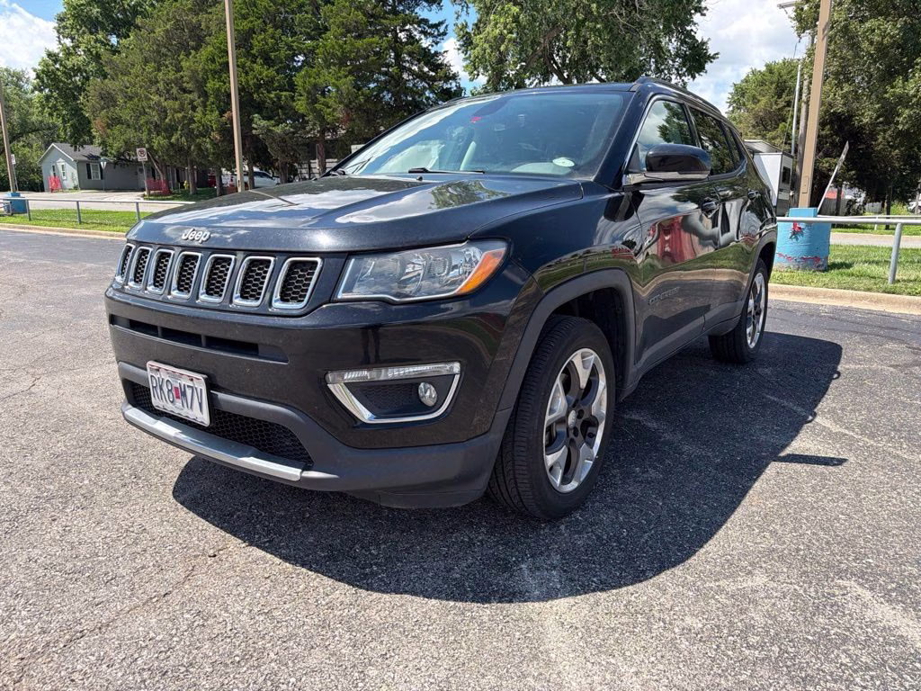 2019 Diamond Black Crystal Pearlcoat Jeep Compass Limited 4X4 SUV