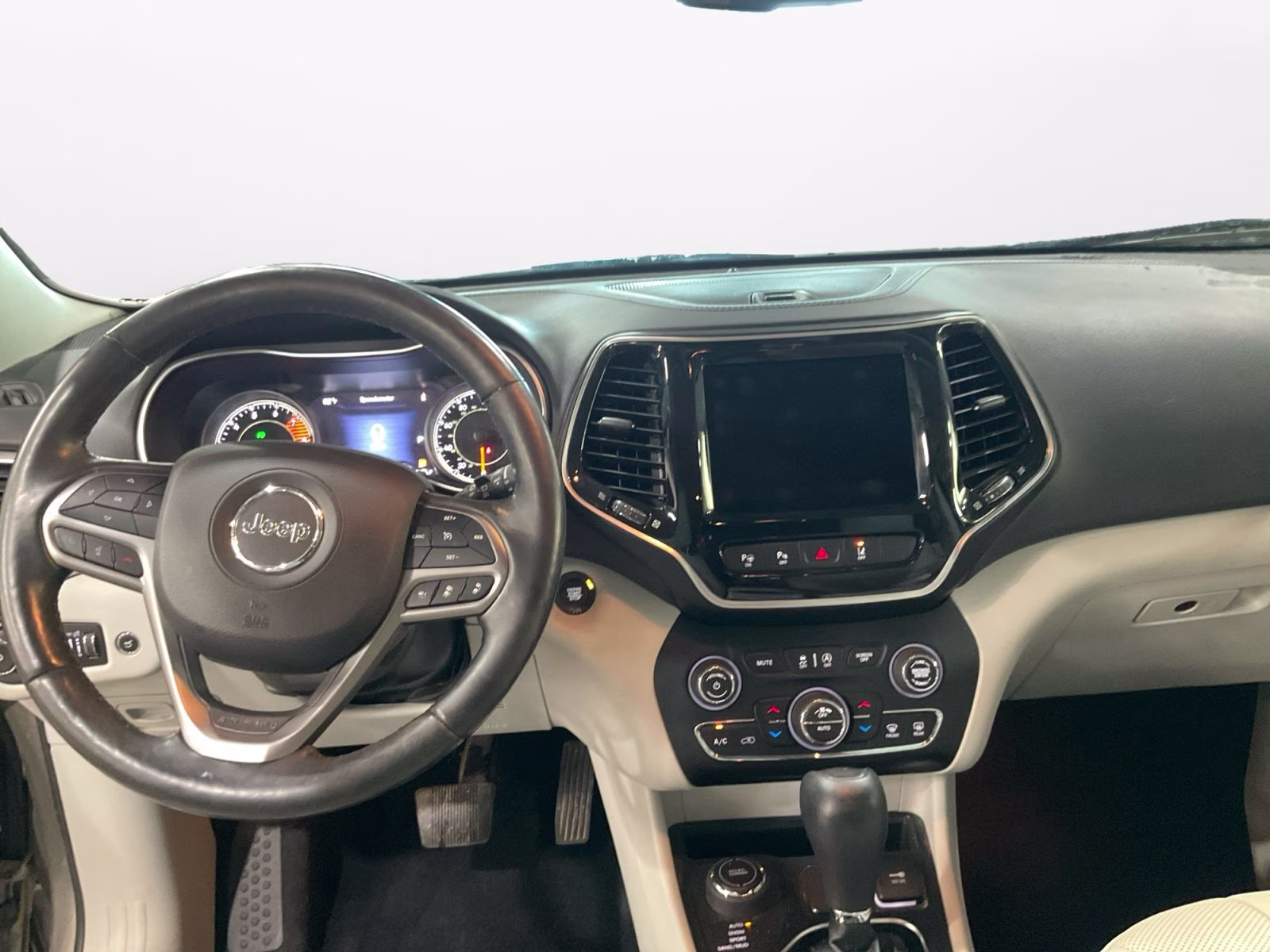 2019 Light Brownstone Pearlcoat Jeep Cherokee Limited 4X4 SUV