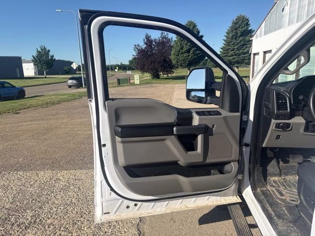 2016 Oxford White Ford F-150 XLT 4X4 Truck