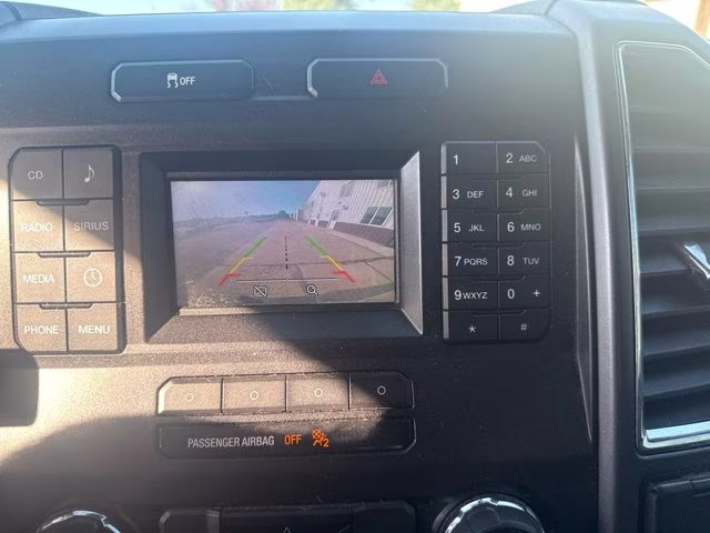 2016 Oxford White Ford F-150 XLT 4X4 Truck