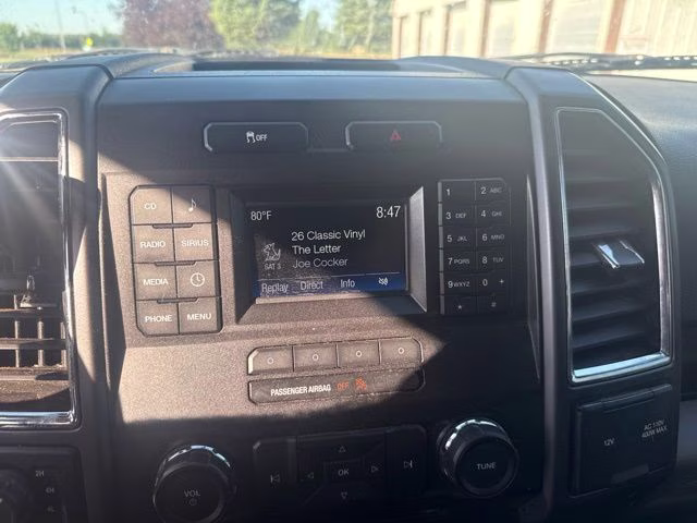 2016 Oxford White Ford F-150 XLT 4X4 Truck