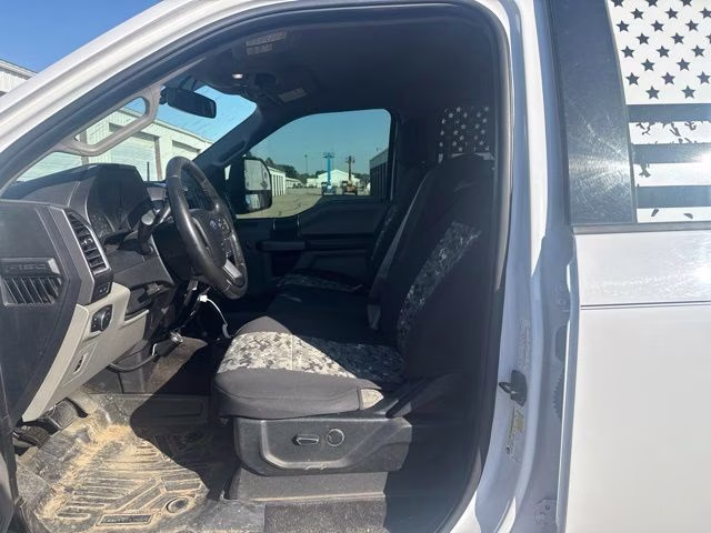 2016 Oxford White Ford F-150 XLT 4X4 Truck