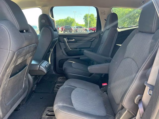 2015 Silver Ice Metallic Chevrolet Traverse LT AWD SUV