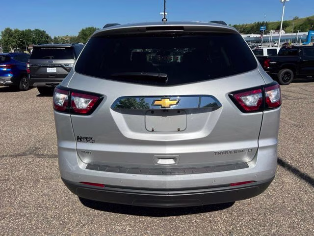2015 Silver Ice Metallic Chevrolet Traverse LT AWD SUV