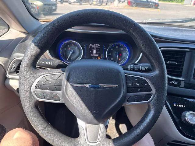 2018 Bright White Clearcoat Chrysler Pacifica Touring Plus FWD Van