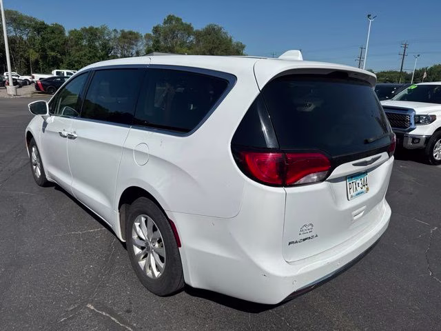 2018 Bright White Clearcoat Chrysler Pacifica Touring Plus FWD Van
