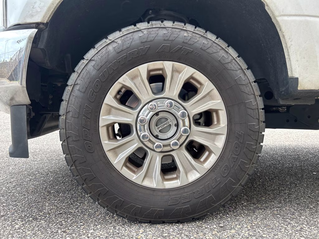 2021 Oxford White Ford Super Duty F-250 SRW XL 4X4 Truck