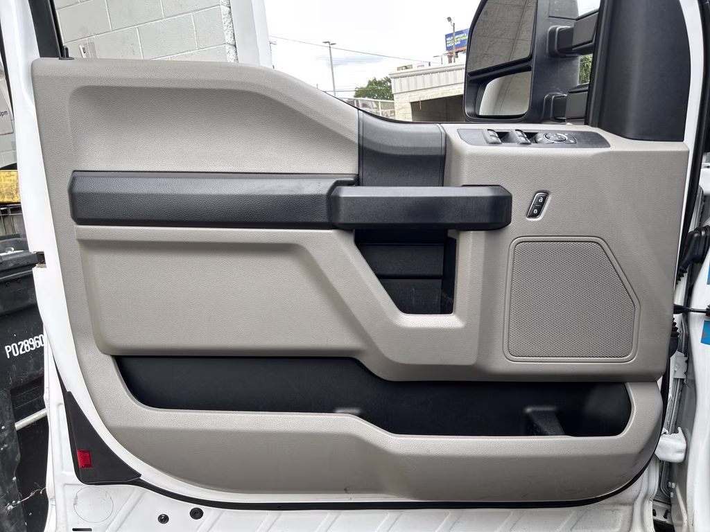 2021 Oxford White Ford Super Duty F-250 SRW XL 4X4 Truck