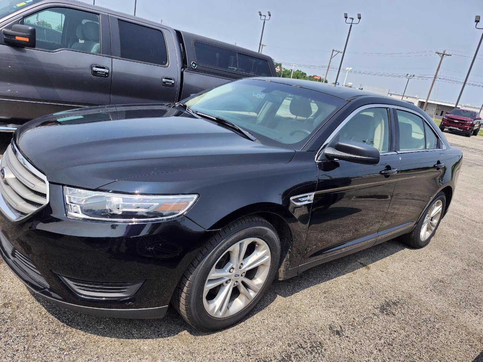 2017 Shadow Black Ford Taurus SE FWD Sedan