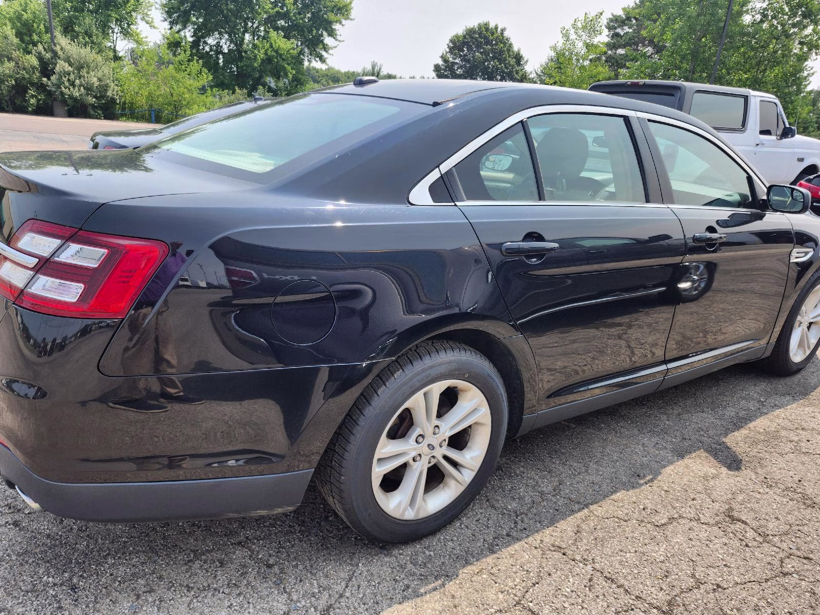 2017 Shadow Black Ford Taurus SE FWD Sedan