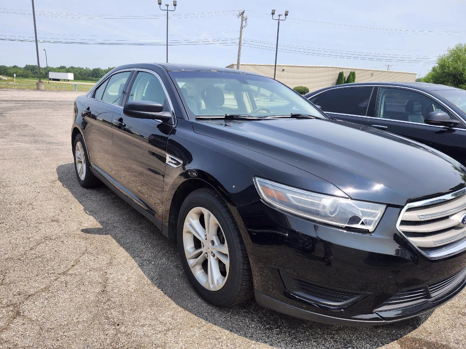2017 Shadow Black Ford Taurus SE FWD Sedan