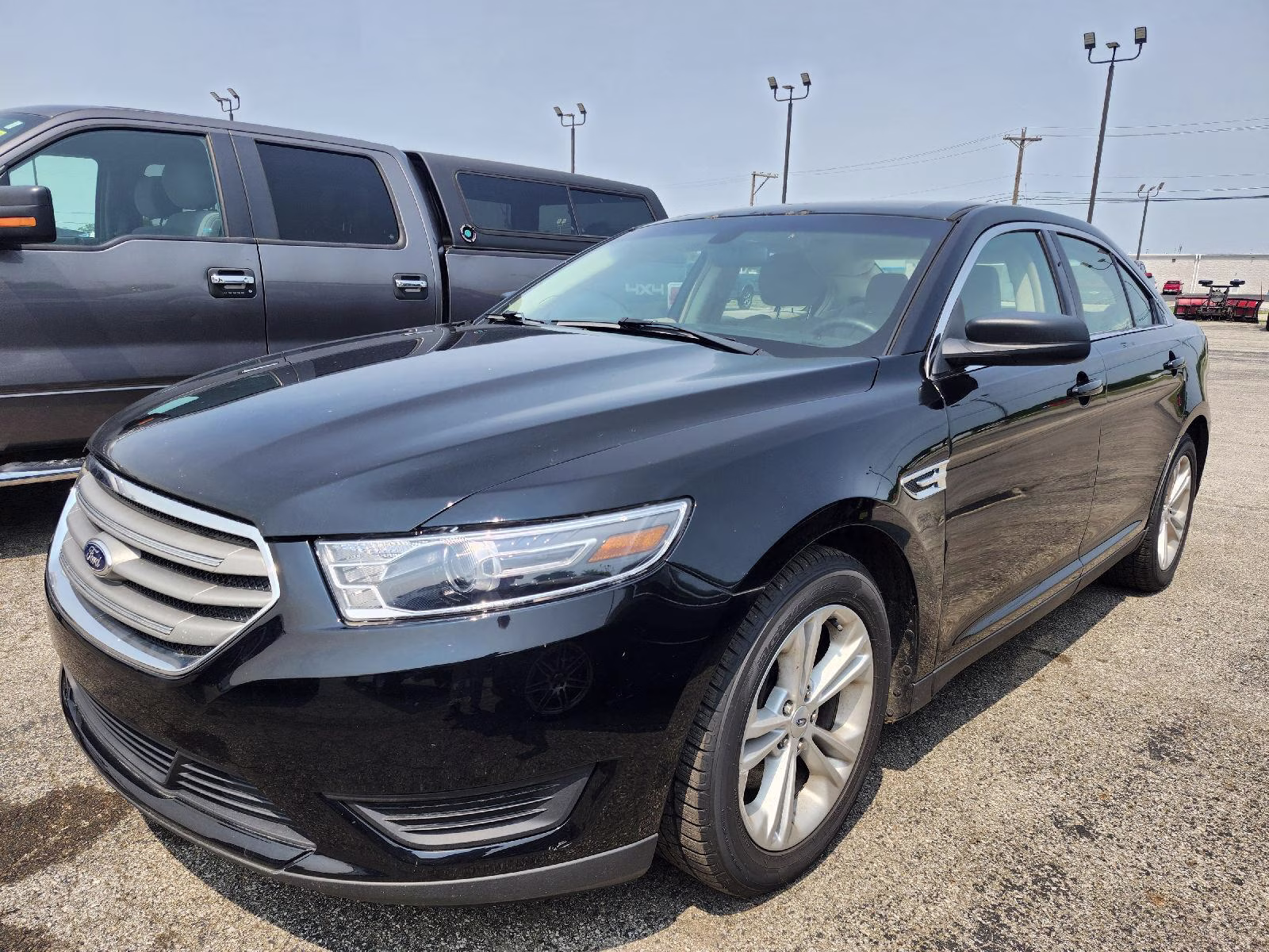 2017 Shadow Black Ford Taurus SE FWD Sedan