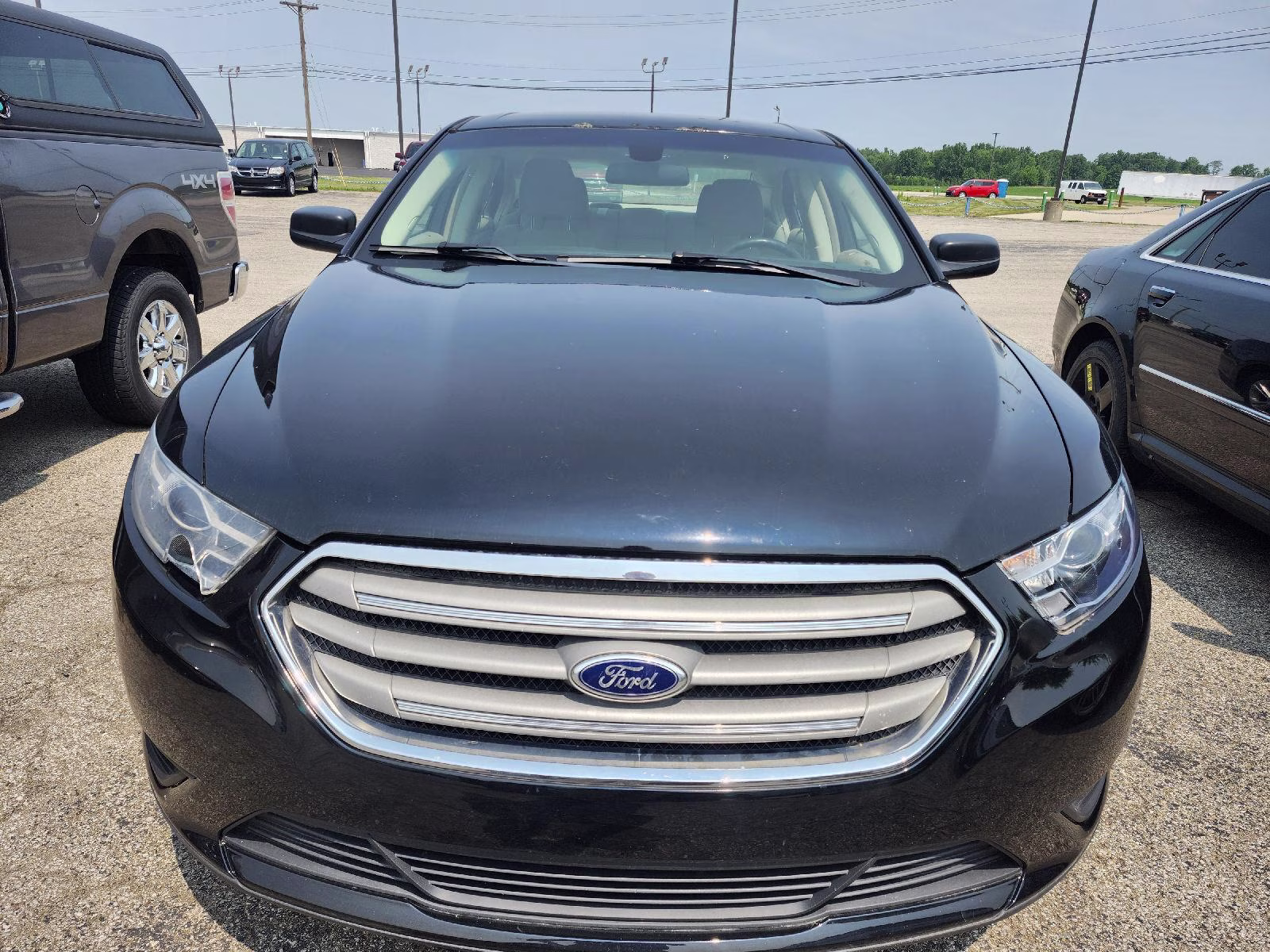 2017 Shadow Black Ford Taurus SE FWD Sedan