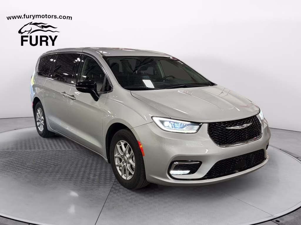 2024 Silver Mist Clearcoat Chrysler Pacifica Touring L FWD Van