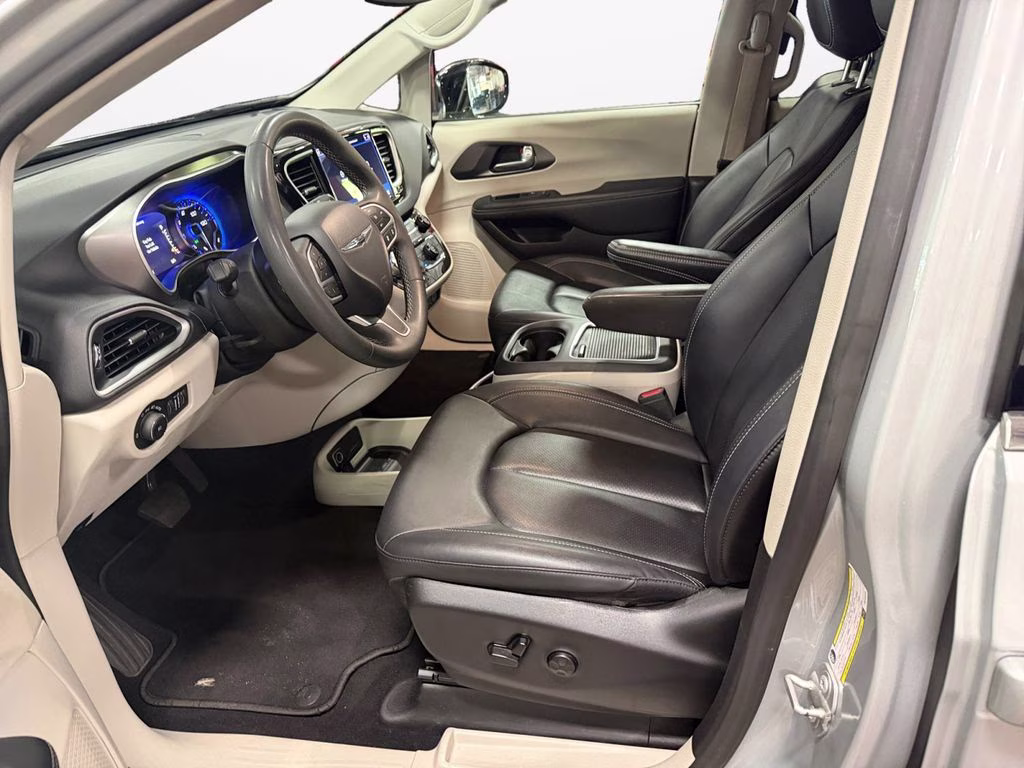 2024 Silver Mist Clearcoat Chrysler Pacifica Touring L FWD Van
