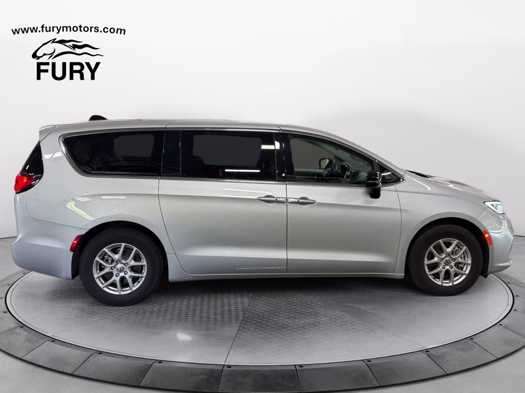 2024 Silver Mist Clearcoat Chrysler Pacifica Touring L FWD Van