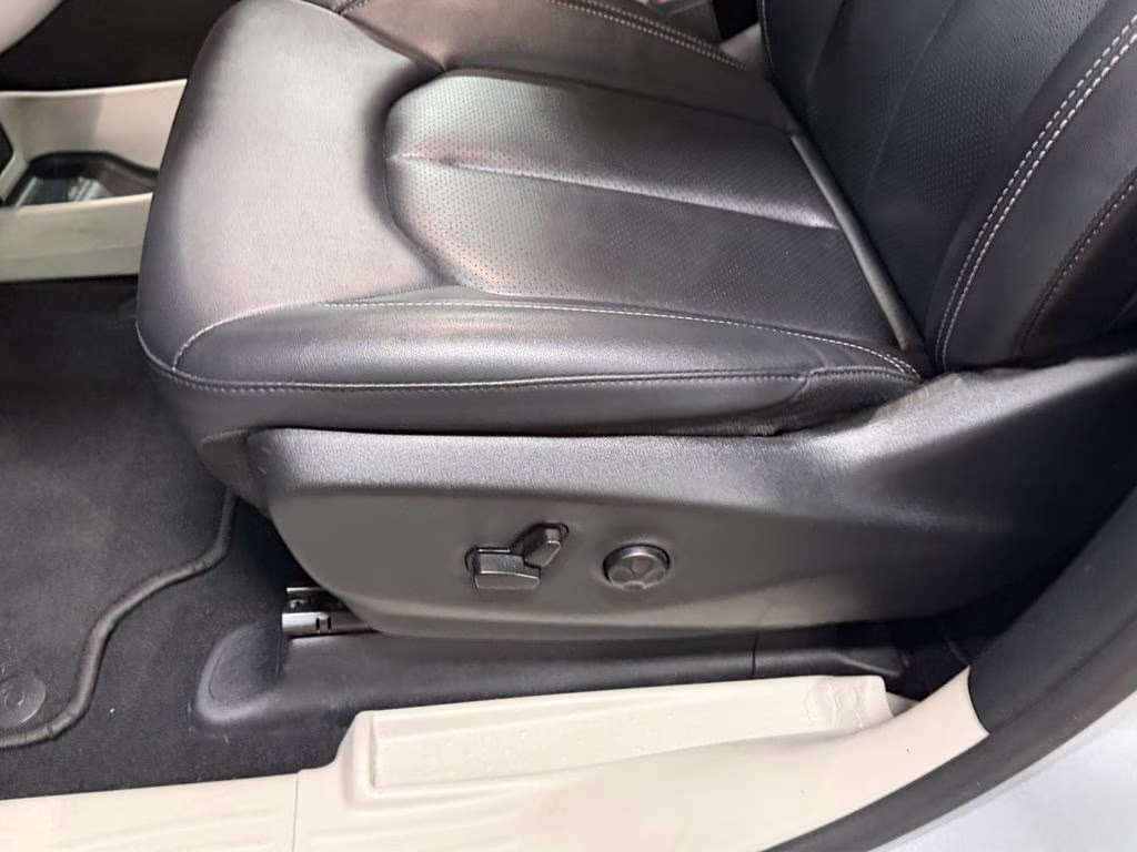 2024 Silver Mist Clearcoat Chrysler Pacifica Touring L FWD Van