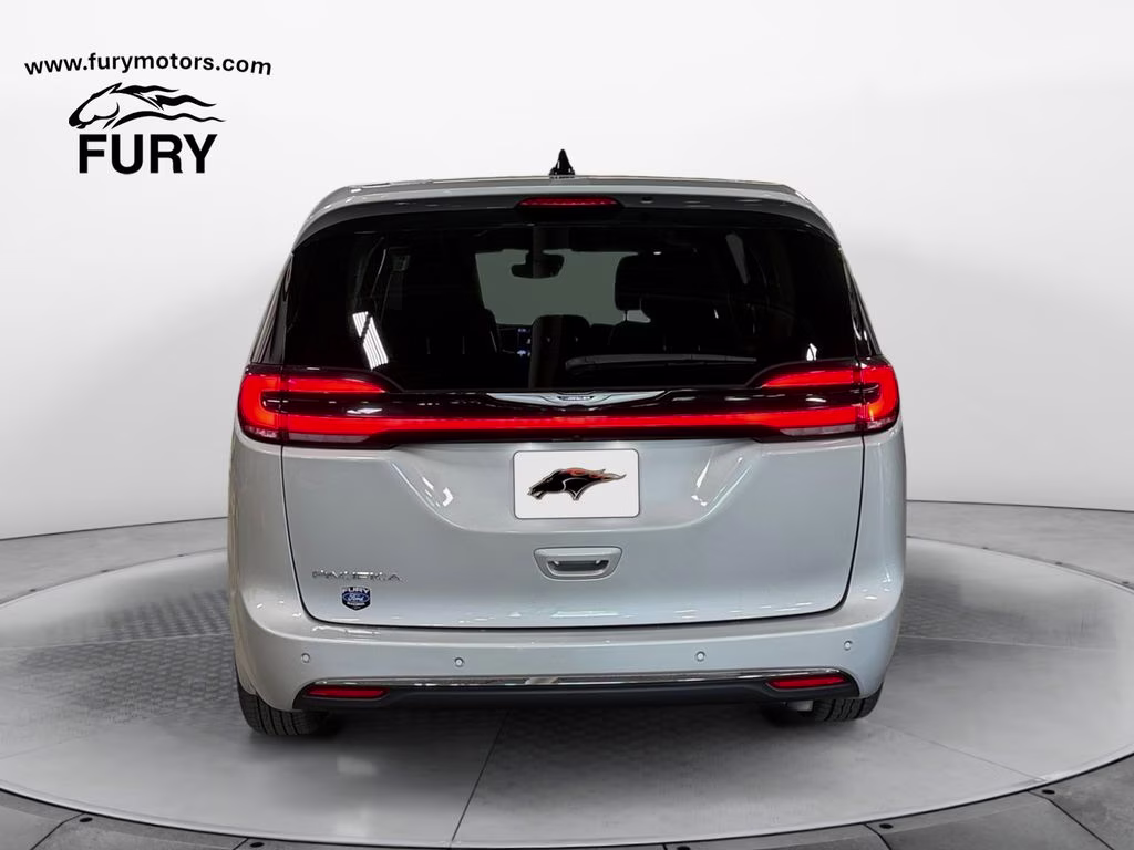 2024 Silver Mist Clearcoat Chrysler Pacifica Touring L FWD Van