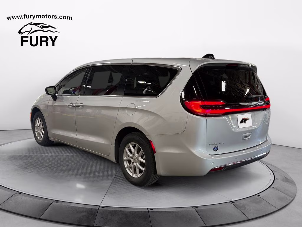 2024 Silver Mist Clearcoat Chrysler Pacifica Touring L FWD Van