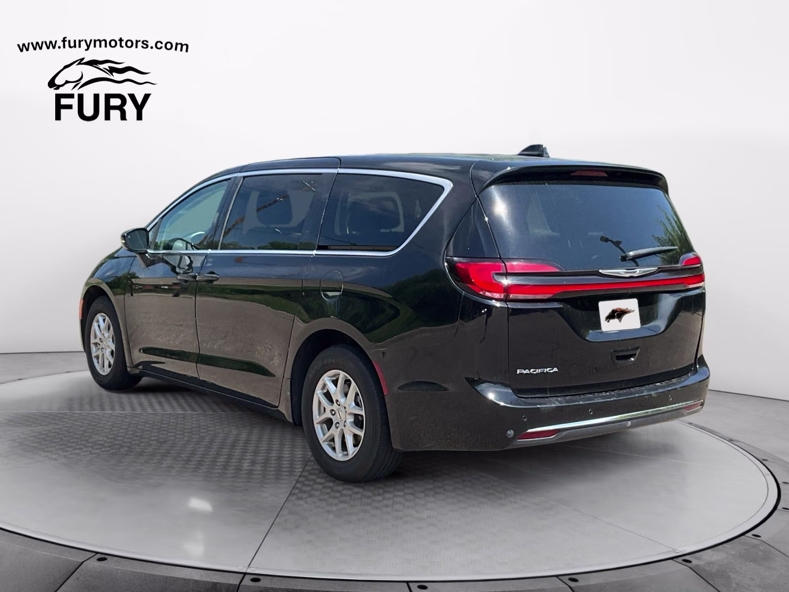 2024 Diamond Black Crystal Pearlcoat Chrysler Pacifica Touring L FWD Van