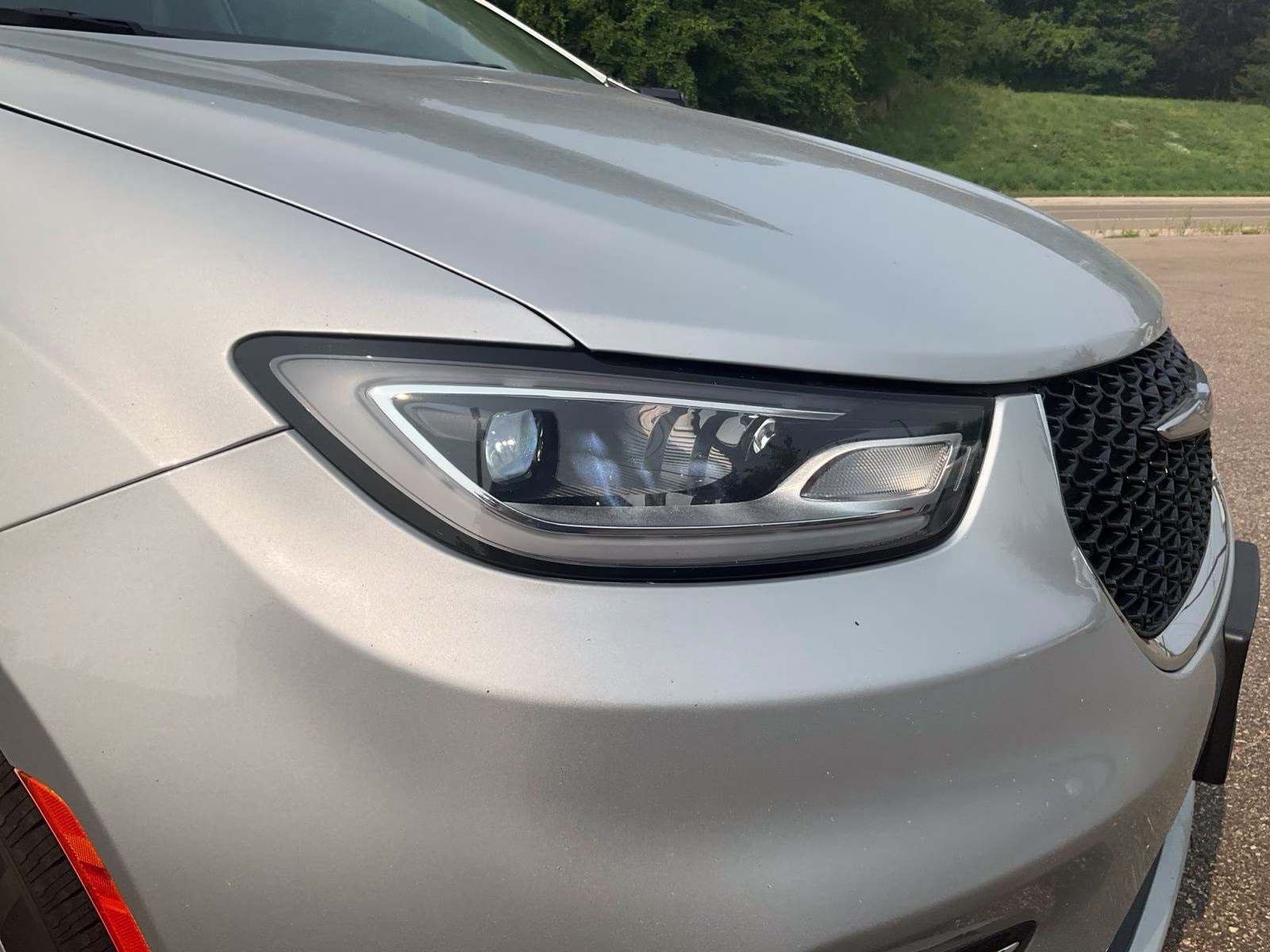 2024 Silver Mist Clearcoat Chrysler Pacifica Touring L FWD Van