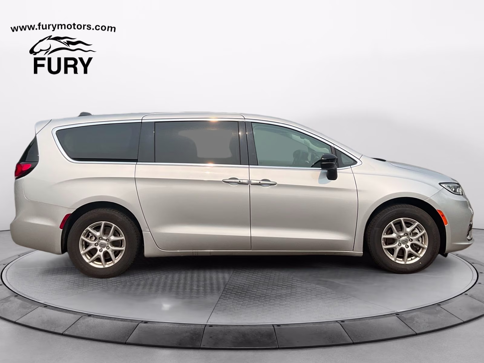 2024 Silver Mist Clearcoat Chrysler Pacifica Touring L FWD Van
